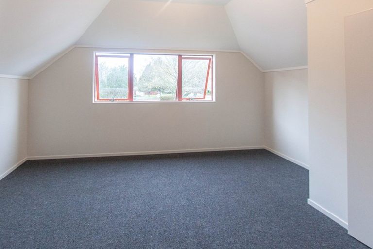 Photo of property in 2 Emmadale Lane, Hamilton East, Hamilton, 3216