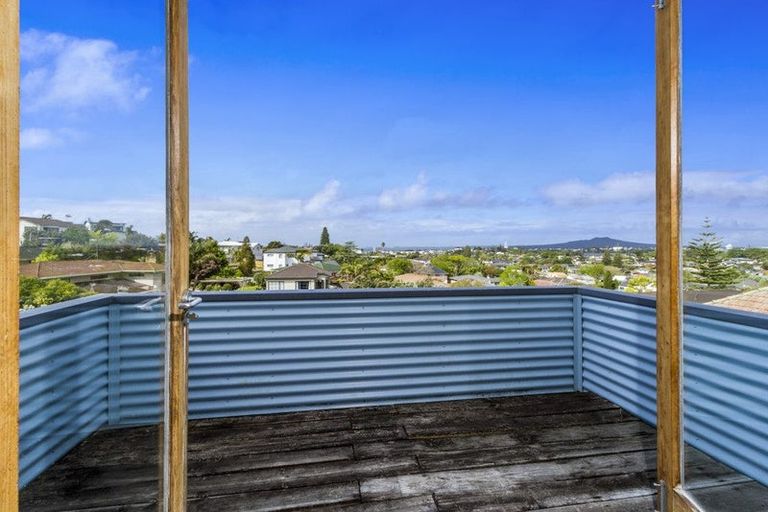Photo of property in 39a Forrest Hill Road, Milford, Auckland, 0620