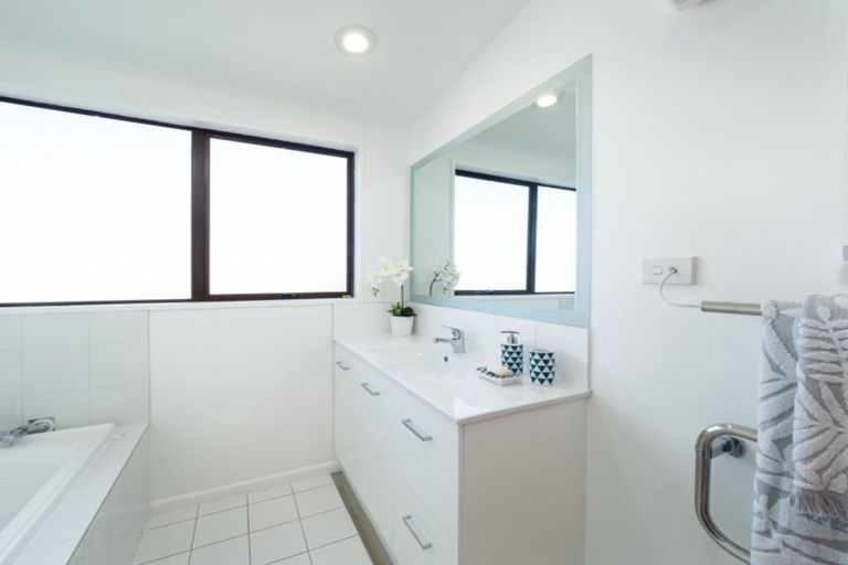 Photo of property in 51 Westgrove Avenue, Avonhead, Christchurch, 8042