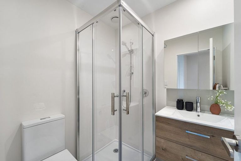 Photo of property in 1/478 West Coast Road, Glen Eden, Auckland, 0602