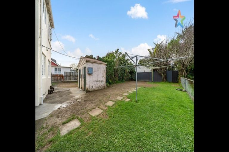 Photo of property in 20 Ludlam Crescent, Woburn, Lower Hutt, 5010