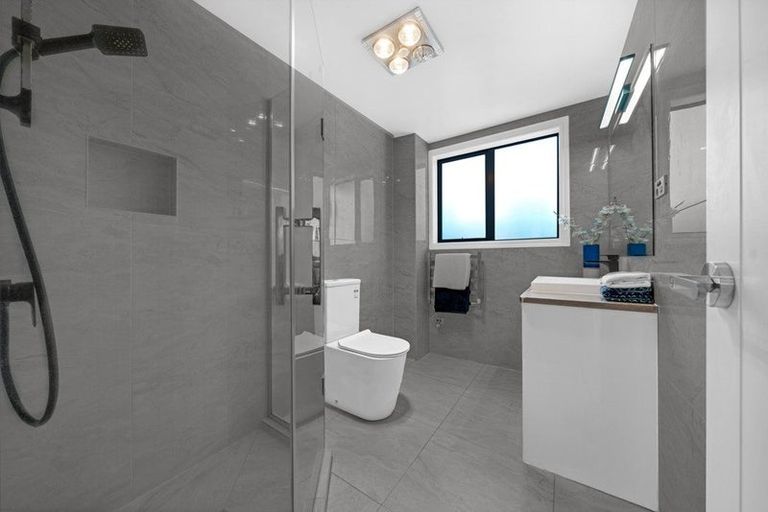 Photo of property in 66a Marine Parade, Mellons Bay, Auckland, 2014