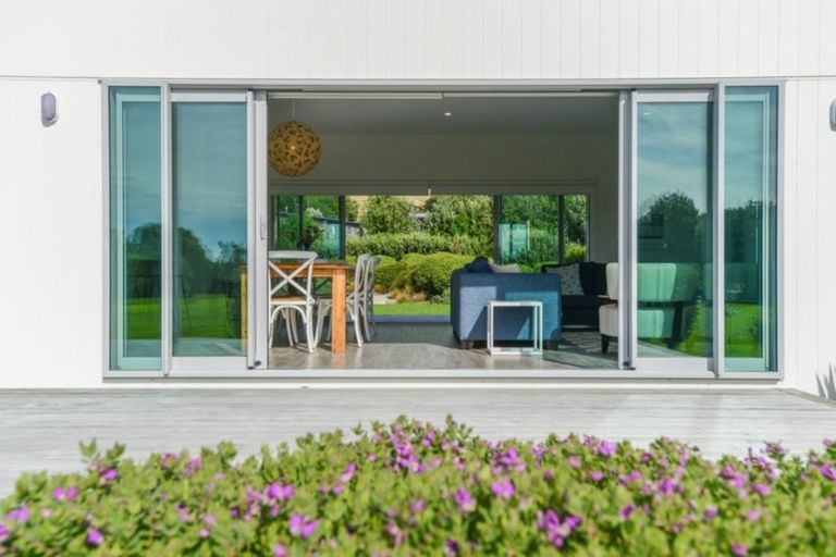 Photo of property in 59 Shoal Beach Road, Aramoana, Omakere, 4271