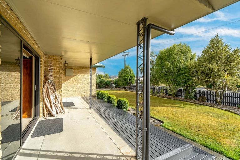 Photo of property in 15 Cross Street, Milton, 9220