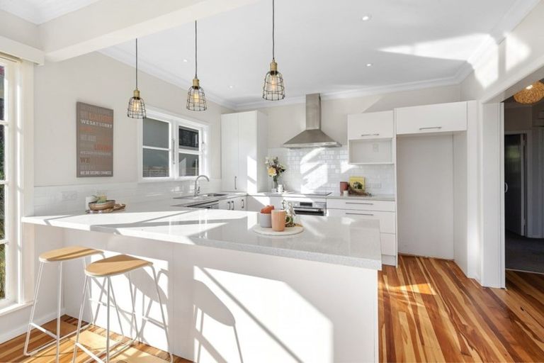 Photo of property in 8a Bay Drive, Titahi Bay, Porirua, 5022