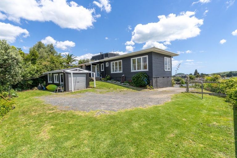 Photo of property in 37 Long Street, Raglan, 3225