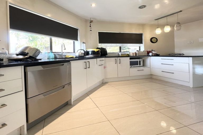 Photo of property in 2 Centorian Drive, Windsor Park, Auckland, 0632