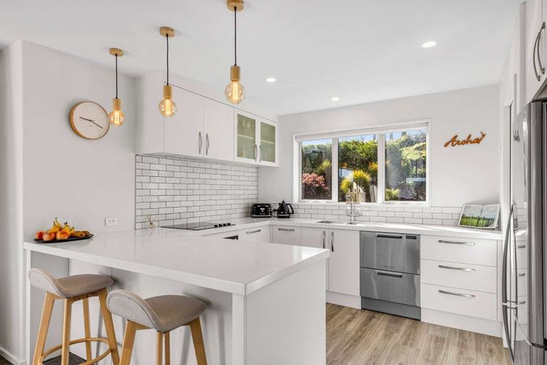 Photo of property in 32 Katania Heights, Brightwater, 7022