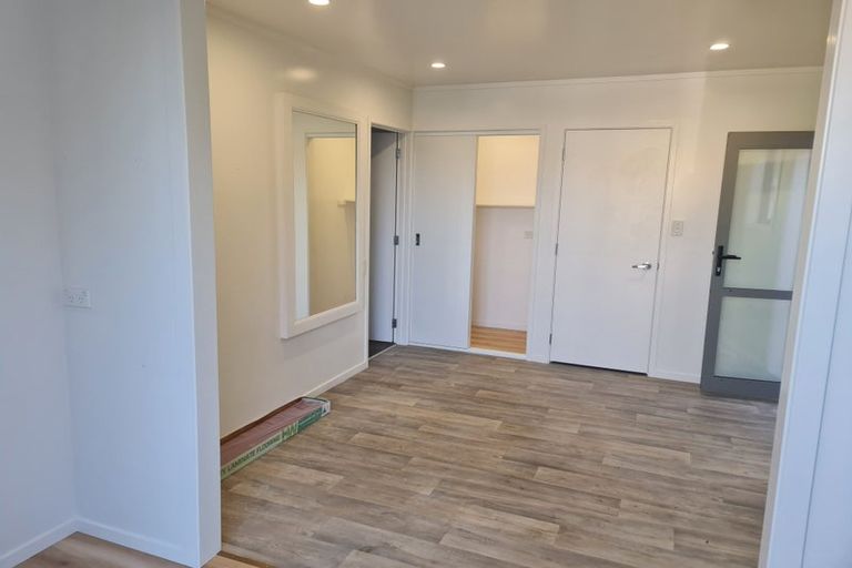 Photo of property in 5 Foyle Place, Glendene, Auckland, 0602