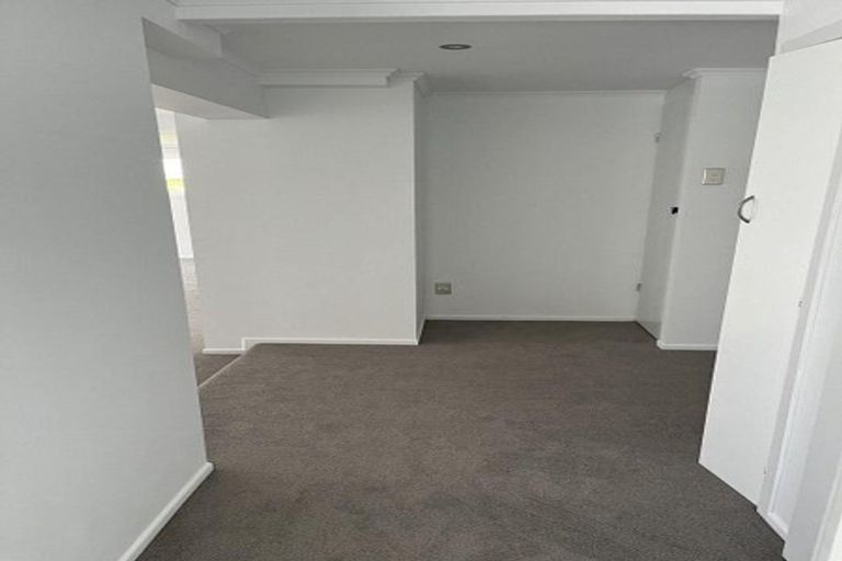 Photo of property in 8 Saffron Street, Birkdale, Auckland, 0626