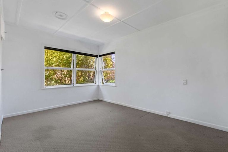 Photo of property in 14 Glenfield Road, Owhata, Rotorua, 3010