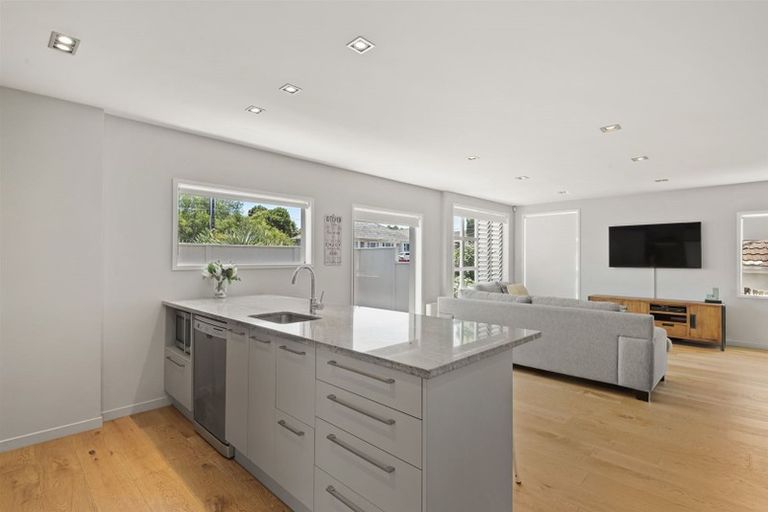 Photo of property in 96a Anzac Street, Takapuna, Auckland, 0622