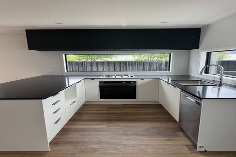 Photo of property in 7 Kumai Lane, Wallaceville, 5018