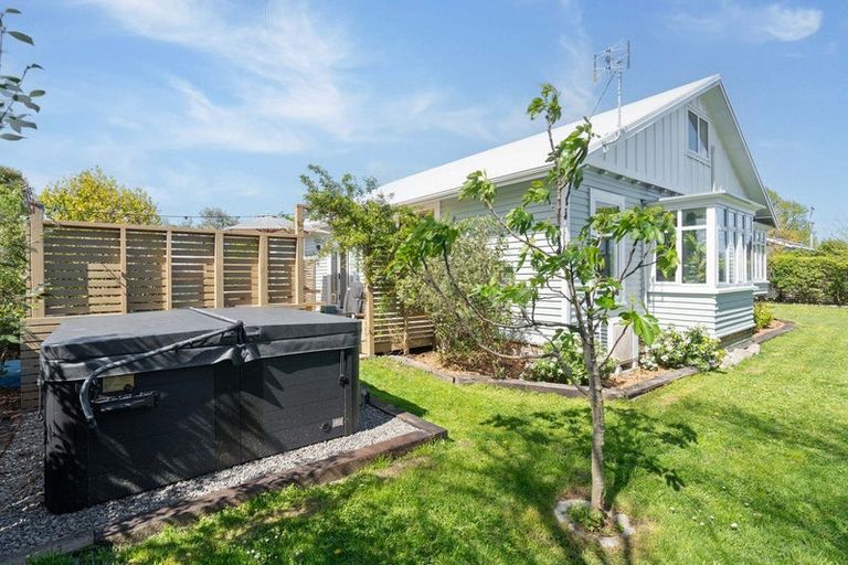 Photo of property in 7a Dublin Street, Martinborough, 5711