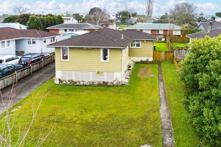 Photo of property in 16 Old Wairoa Road, Papakura, 2110