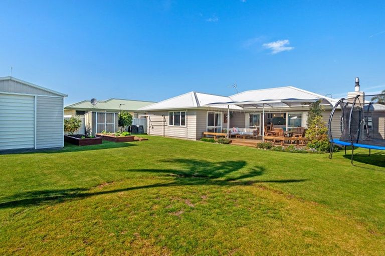 Photo of property in 25 Pohutukawa Grove, Lytton West, Gisborne, 4010