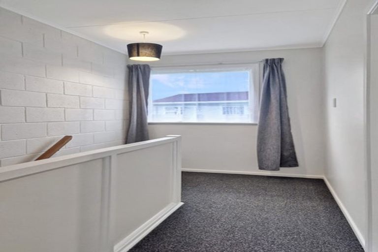 Photo of property in Shakespeare Flats, 8/48 Merton Street, Trentham, Upper Hutt, 5018