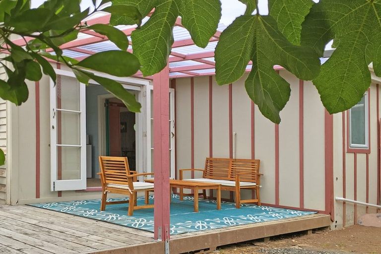 Photo of property in 12 Wainamu Road, Raglan, 3297