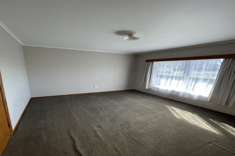 Photo of property in 3/497 Beach Road, Murrays Bay, Auckland, 0630