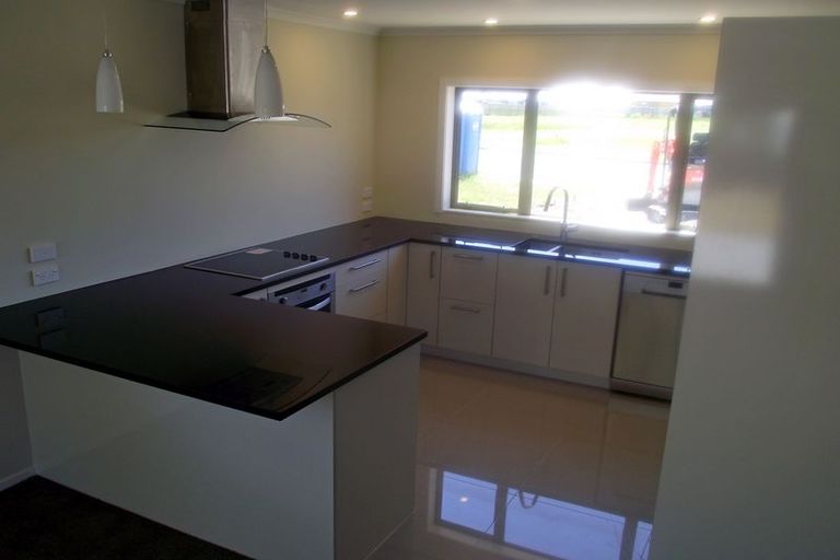 Photo of property in 5 Austin Reid Avenue, Carterton, 5713