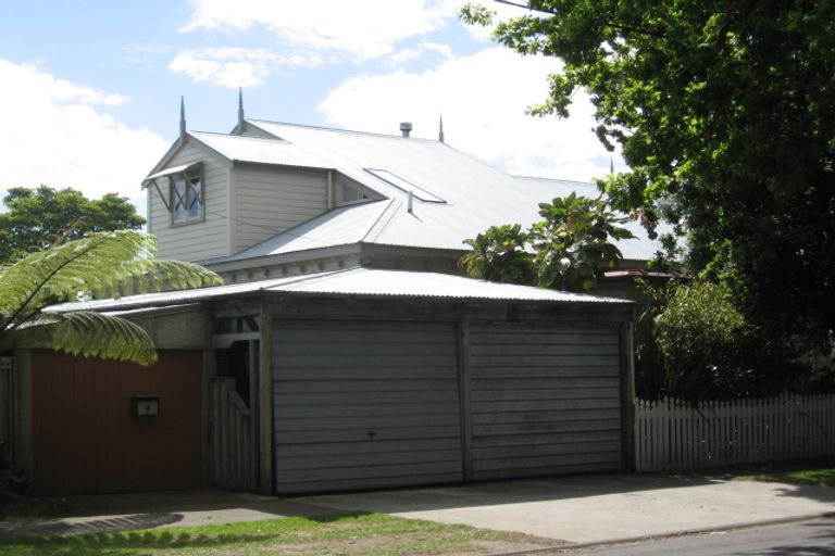 Photo of property in 2 Halswell Street, Whanganui, 4500