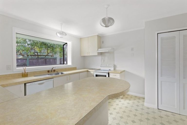 Photo of property in 27 Waddington Drive, Naenae, Lower Hutt, 5011