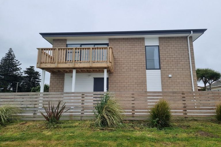 Photo of property in 40 Egmont Street, Castlecliff, Whanganui, 4501