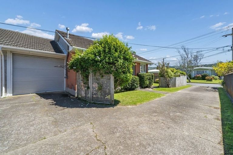 Photo of property in 5a Rosebank Avenue, Avalon, Lower Hutt, 5011