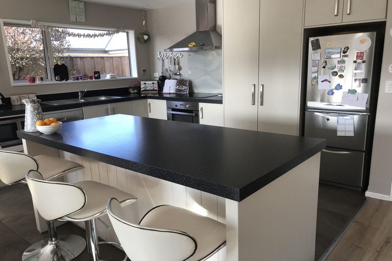 Photo of property in 16 Hakatere Road, Pegasus, 7612