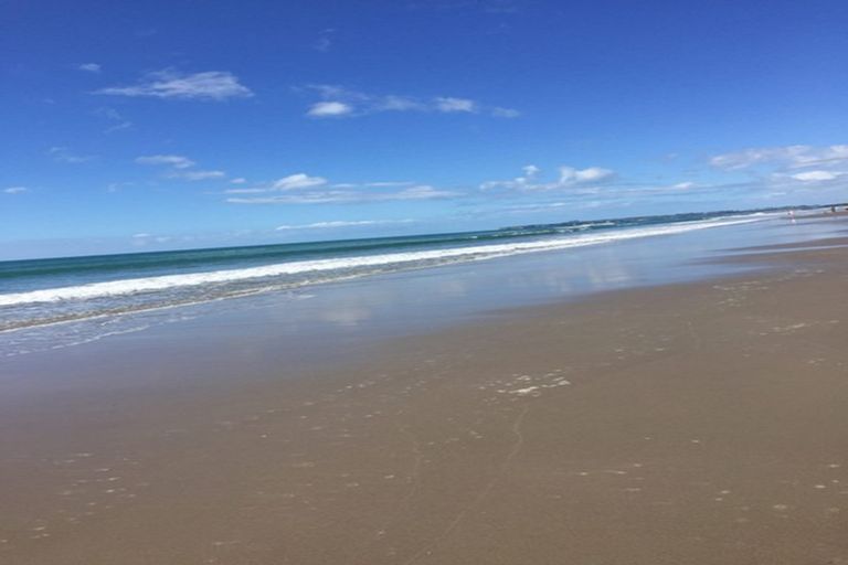 Photo of property in 106b Karewa Parade, Papamoa Beach, Papamoa, 3118