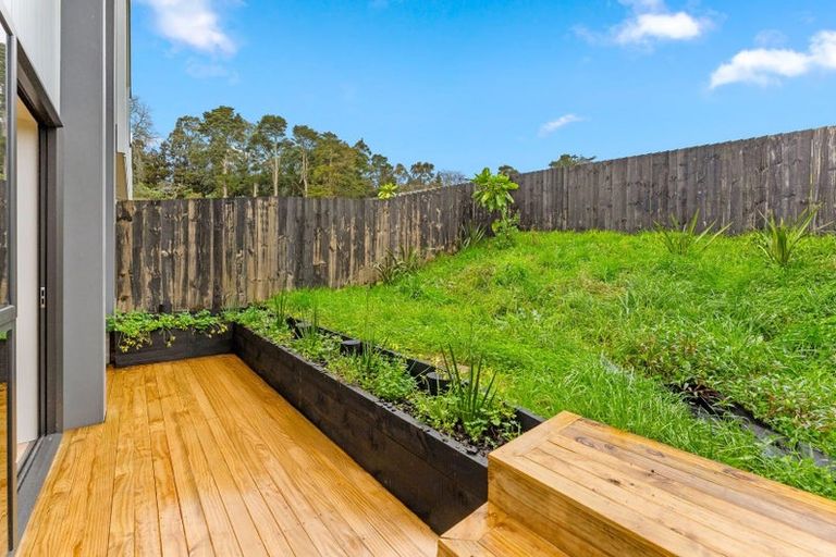 Photo of property in 24 Piringa Road, Pukekohe, 2120