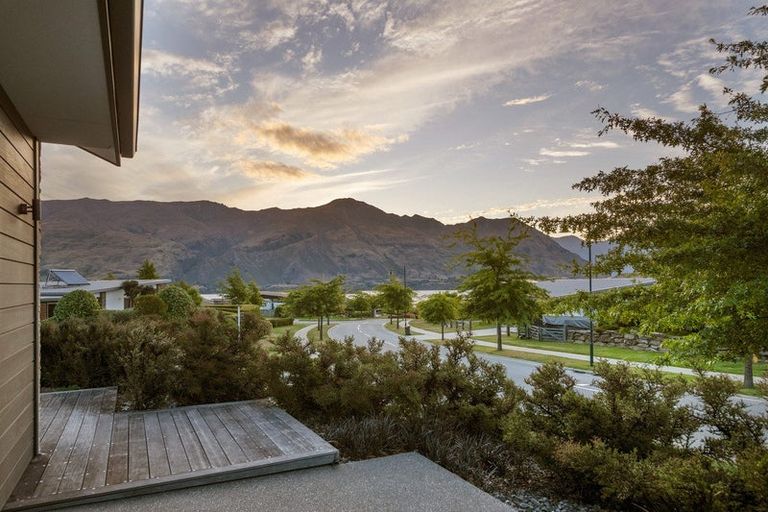 Photo of property in 1 Clearview Street, Wanaka, 9305