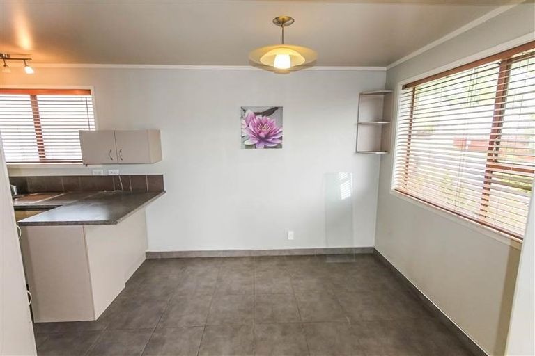 Photo of property in 1/168 Hutchinson Avenue, New Lynn, Auckland, 0600