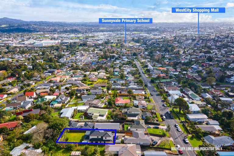 Photo of property in 99a Awaroa Road, Sunnyvale, Auckland, 0612