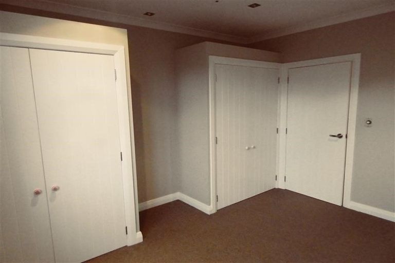 Photo of property in 16 Cutfield Road, New Plymouth, 4310