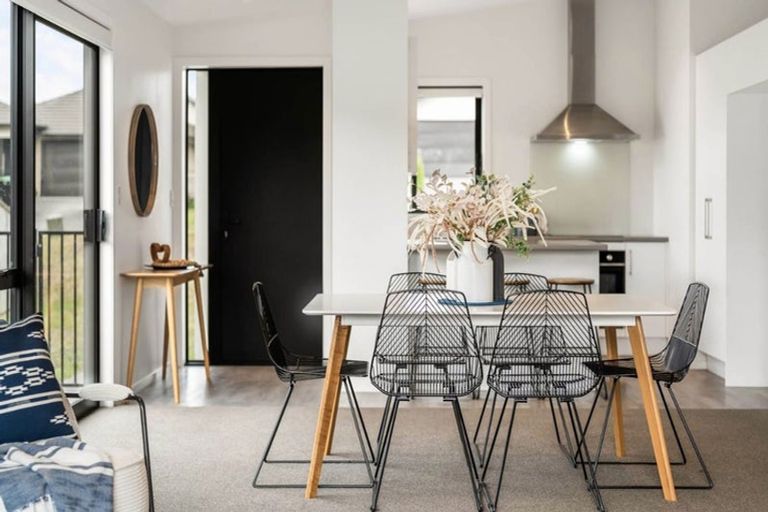 Photo of property in 12a Saint Hill Lane, Havelock North, 4130