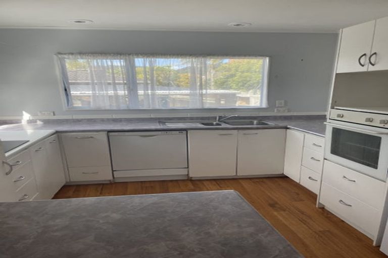 Photo of property in 14 Coey Place, Glen Eden, Auckland, 0602