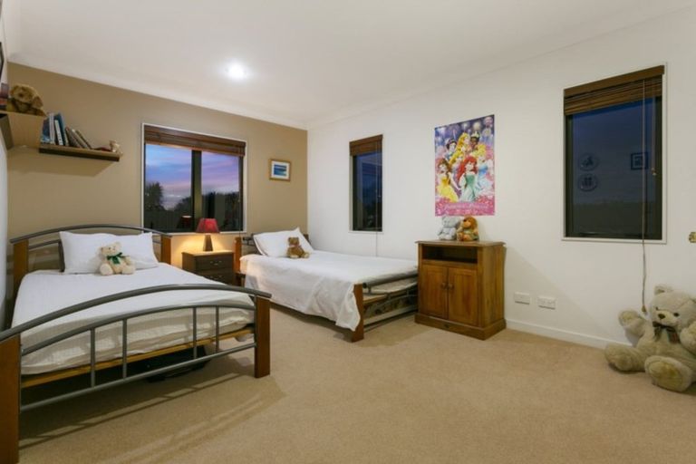 Photo of property in 89 Te Wharau Drive, Greenhithe, Auckland, 0632