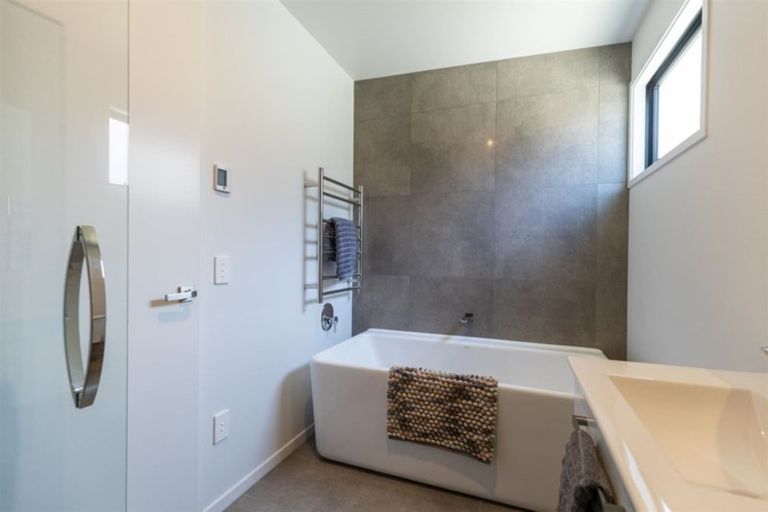 Photo of property in 9 Mcadam Drive, Jacks Point, Queenstown, 9371