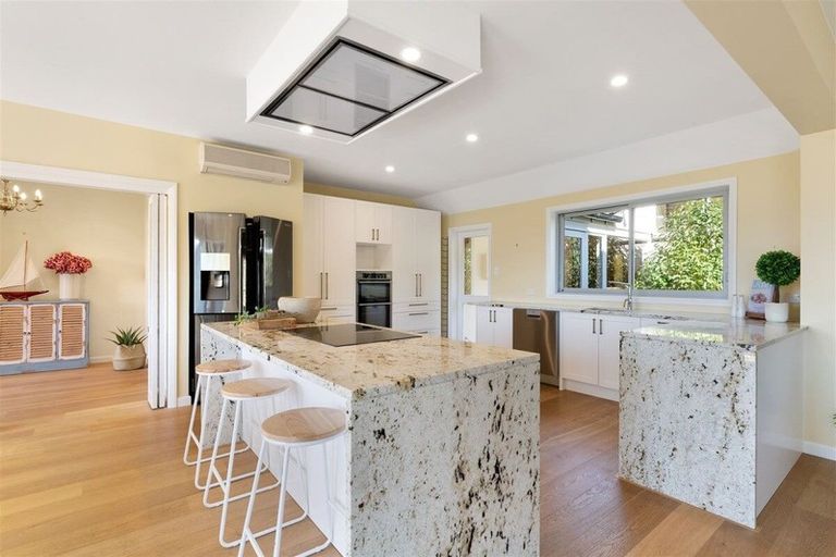 Photo of property in 13 Cholmondeley Lane, Governors Bay, 8971