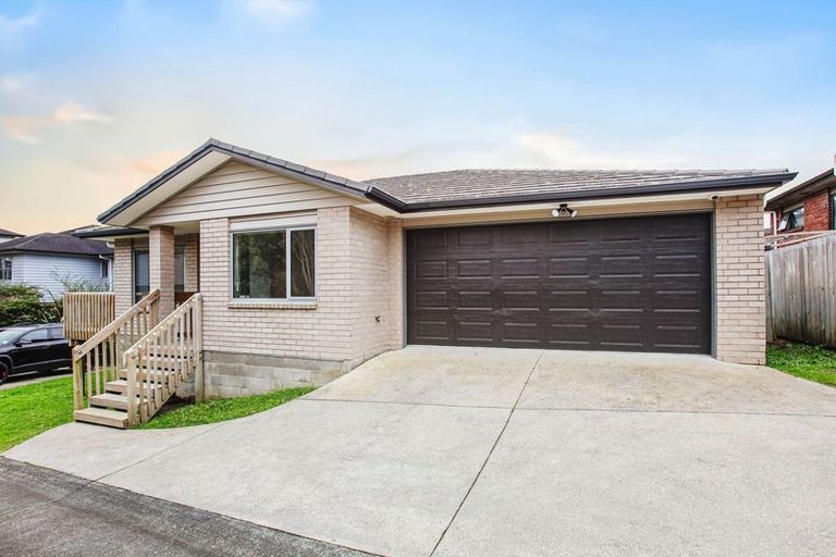 Photo of property in 8 Vino Cina Heights, Ranui, Auckland, 0612