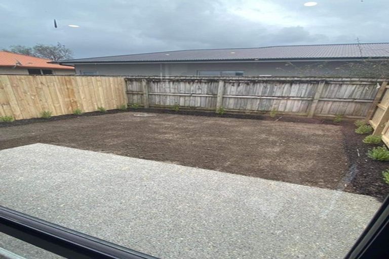 Photo of property in 4/20 Ballinger Place, Carterton, 5713