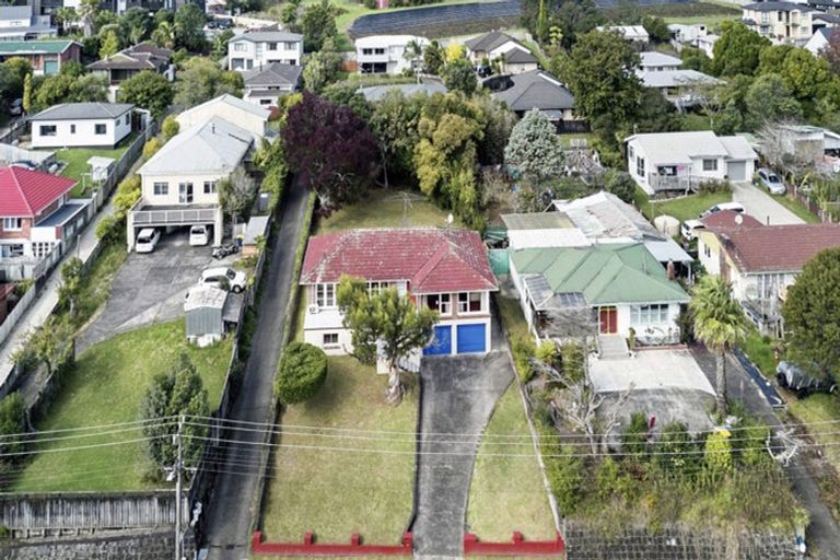 Photo of property in 18 Millbrook Road, Henderson, Auckland, 0612