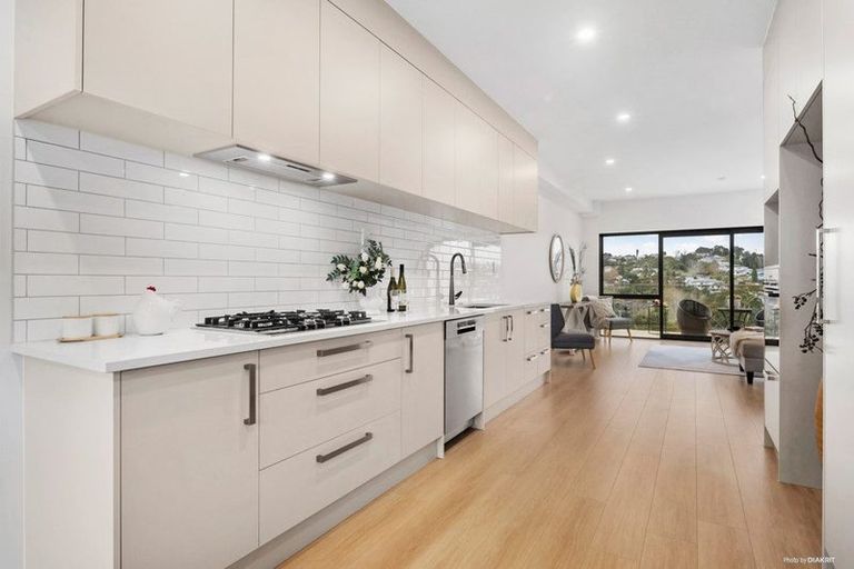 Photo of property in 3/28 Ludlow Terrace, Totara Vale, Auckland, 0627