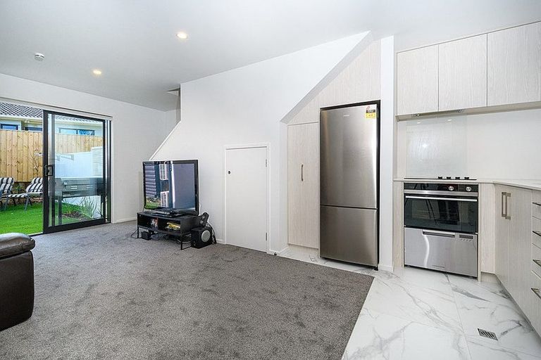 Photo of property in 11/59 Neil Avenue, Te Atatu Peninsula, Auckland, 0610