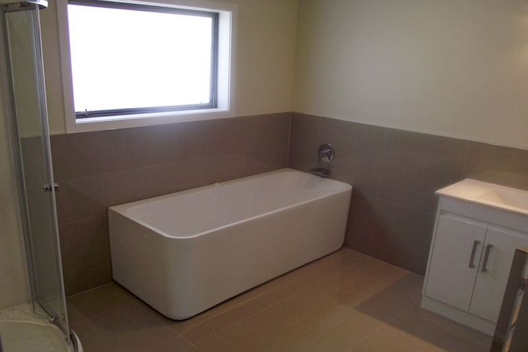 Photo of property in 5 Austin Reid Avenue, Carterton, 5713