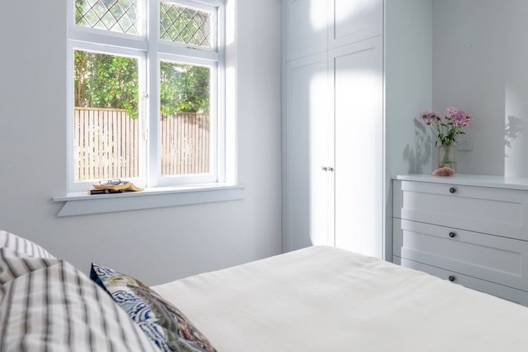 Photo of property in Hamilton Flats, 1/9 Hawker Street, Mount Victoria, Wellington, 6011