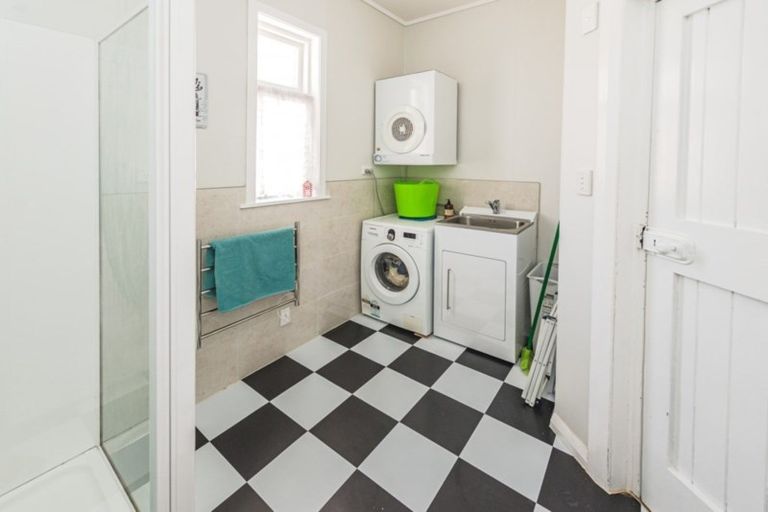 Photo of property in 3 Ngapuhi Street, Saint Johns Hill, Whanganui, 4501