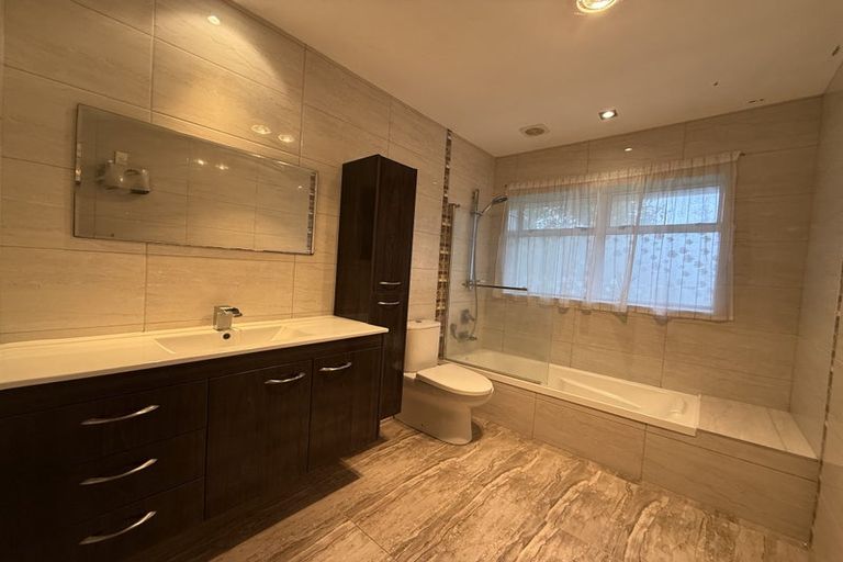 Photo of property in 13 Peter Terrace, Castor Bay, Auckland, 0620