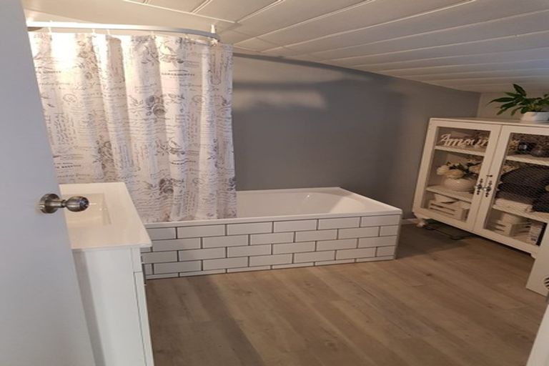 Photo of property in 4/32 Torrens Road, Hillmorton, Christchurch, 8024